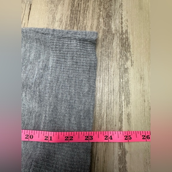 Banana Republic Gray Italian Yarn Ruffle Button Cardigan Sweater Medium - Picture 9 of 9